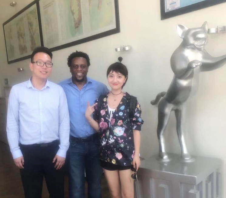 Darrell took us to meet Eric at Rapid Lion, Eric used to be an actor but now runs the BRICS film festival. We hope our movie will open the festival next year.